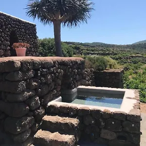 Dammusi Il Serralh -pantelleria- , Scauri (Sicily) Italia